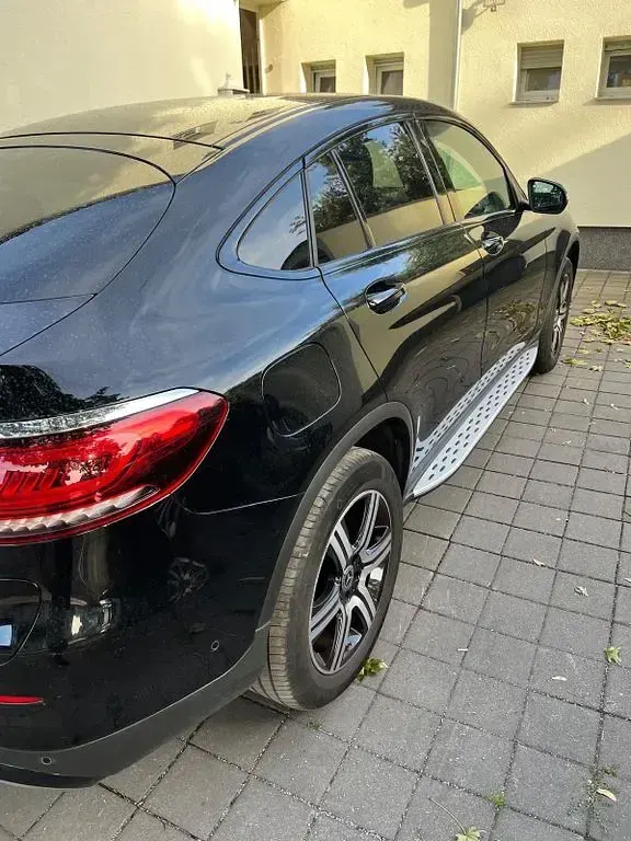 Gebraucht Mercedes GLC300e 313 PS (230 kW) 2023 Schwarz SUV