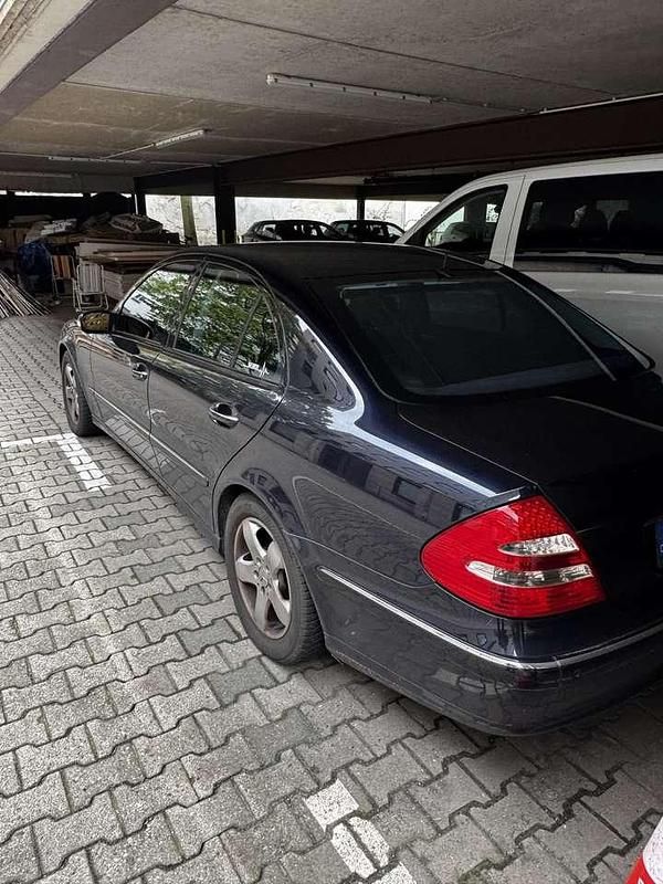 Gebraucht Mercedes E320 Avantgarde 224 PS (164 kW) 2003 Blau Limousine