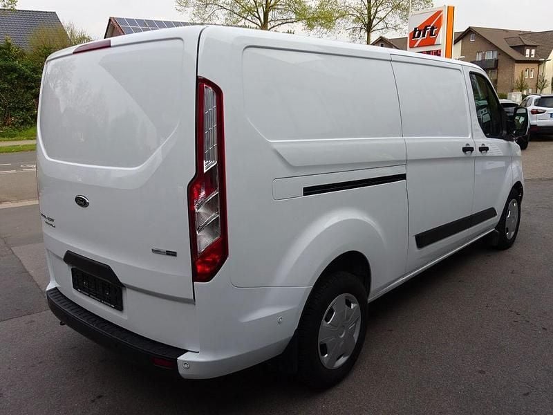 Używany Ford Transit Custom Trend 131 KM (96 kW) 2022 Biały Sedan/Limuzyna