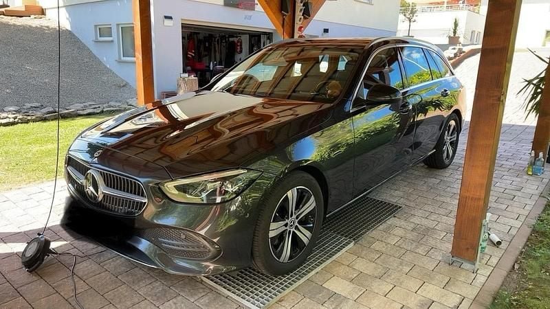 Grau Gebraucht 2022 Mercedes C200 Kombi | 28.000 € (Superpreis) - Bild 1/4