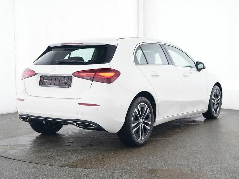 Gebraucht Mercedes A180 Progressive 136 PS (100 kW) 2025 Unilack polarweiß Limousine