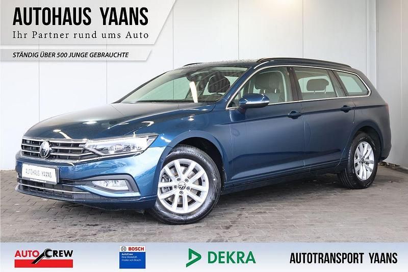Gebraucht VW Passat Business 150 PS (110 kW) 2022 Blau Kombi