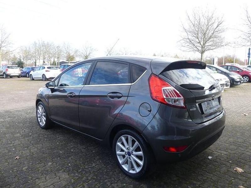 Gebraucht Ford Fiesta Titanium 101 PS (74 kW) 2017 Grau Kleinwagen