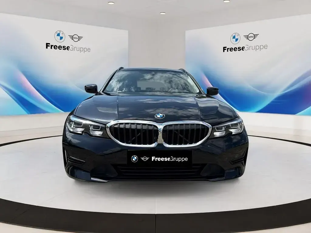 Gebraucht BMW 318 Advantage 156 PS (114 kW) 2021 Schwarz Limousine