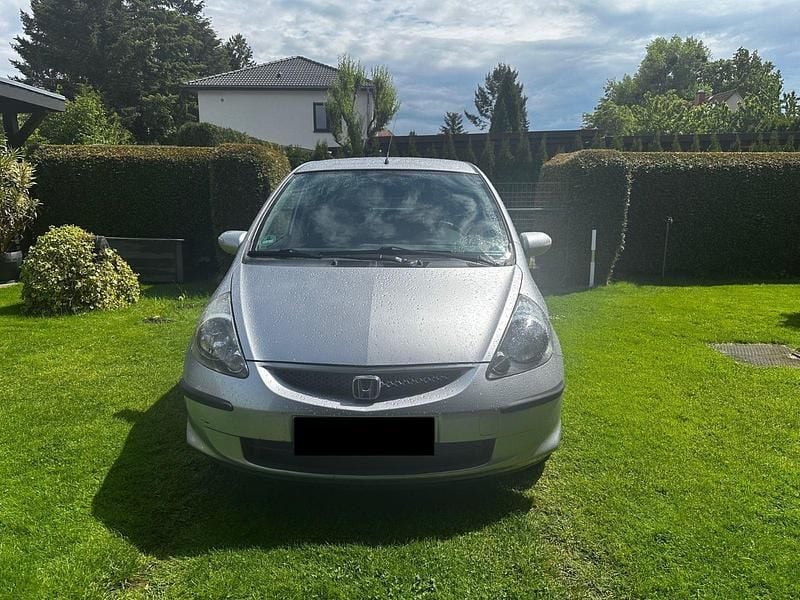 Silber Gebraucht 2006 Honda Jazz LS Kleinwagen | 3.599 € (Fairer Preis) - Bild 1/4