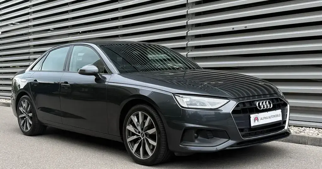 Gebraucht Audi A4 Sport 150 PS (110 kW) 2023 Grau Limousine