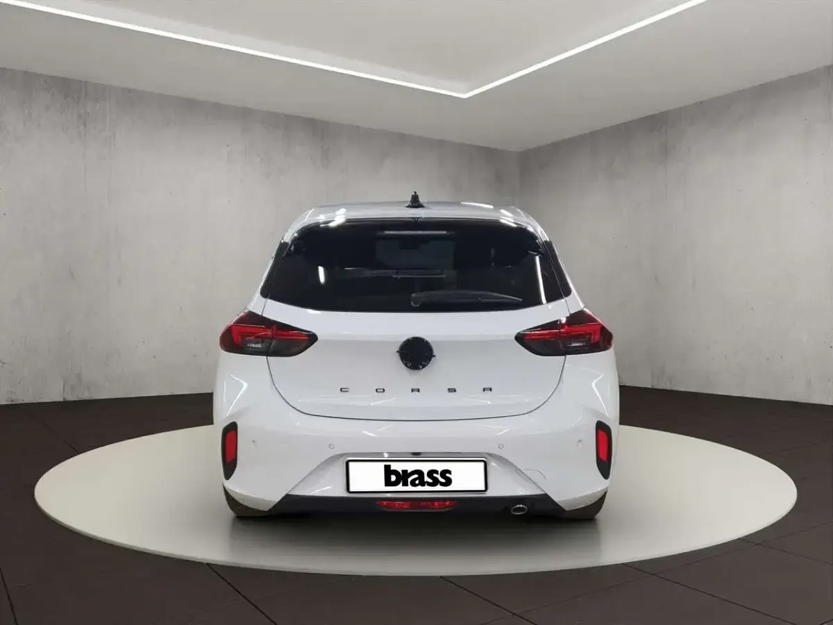 Neu Opel Corsa 101 PS (74 kW) 2026 Kontur weiß (metallic) Kleinwagen
