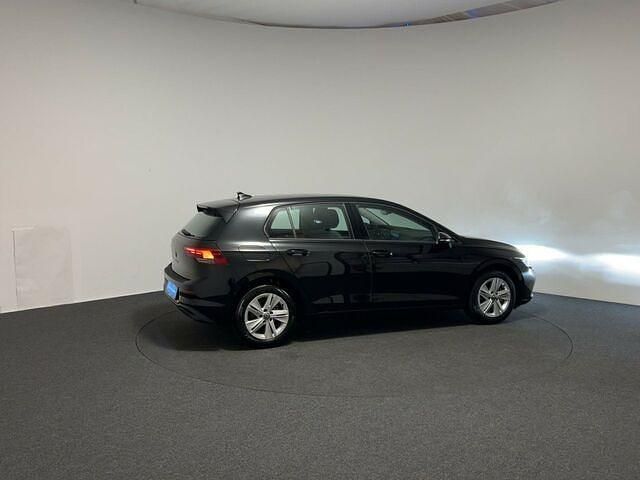 Gebraucht VW Golf VIII Life 131 PS (96 kW) 2024 Schwarz Limousine
