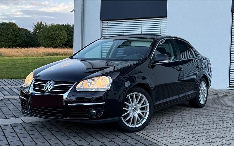 Schwarz Gebraucht 2010 VW Jetta Limousine | 4.999 € (Fairer Preis) - Bild 1/4