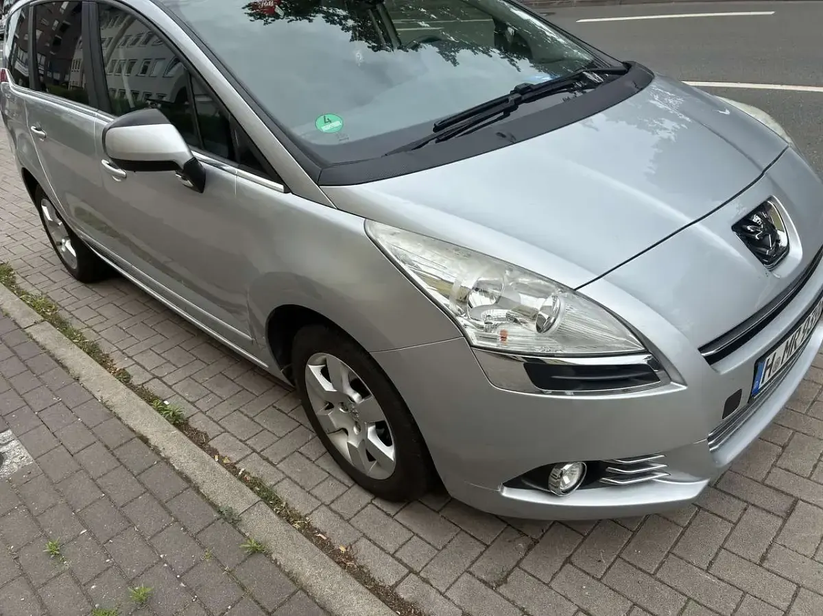 Gebraucht Peugeot 5008 Premium 120 PS (88 kW) 2011 Van / Kleinbus