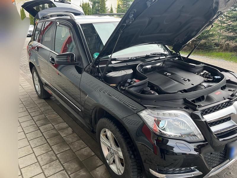 Second-hand Mercedes GLK250 250 CP (183 kW) 2015 Negru SUV