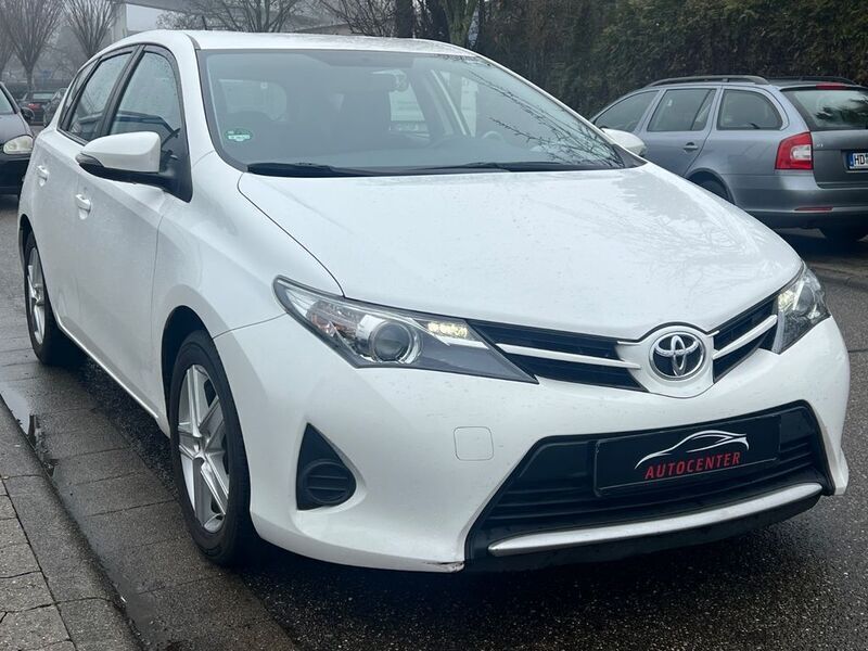 Gebraucht Toyota Auris Cool 99 PS (72 kW) 2014 Weiß Limousine