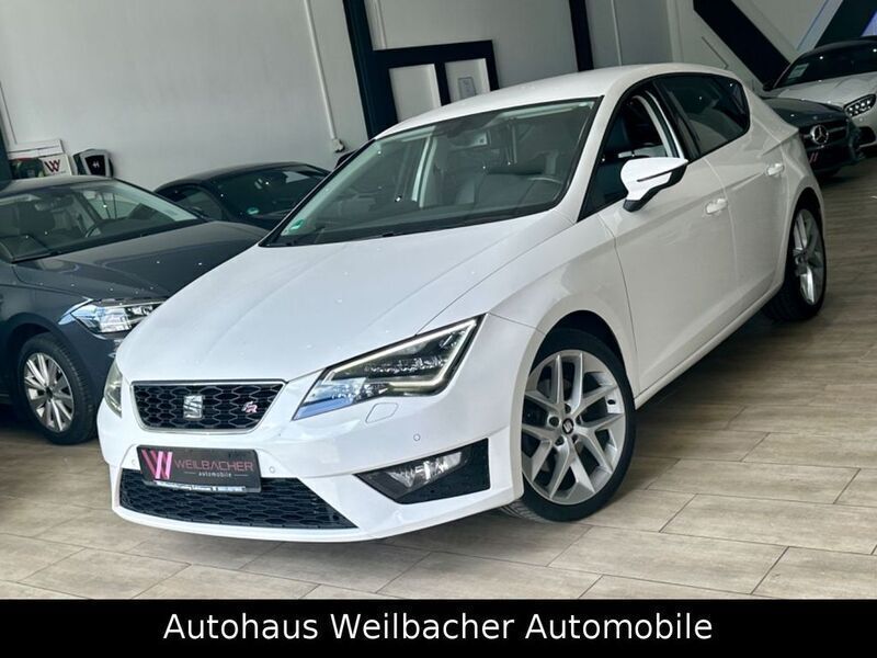 "candy" weiss Gebraucht 2016 Seat Leon FR Limousine | 12.900 € (Fairer Preis) - Bild 1/4