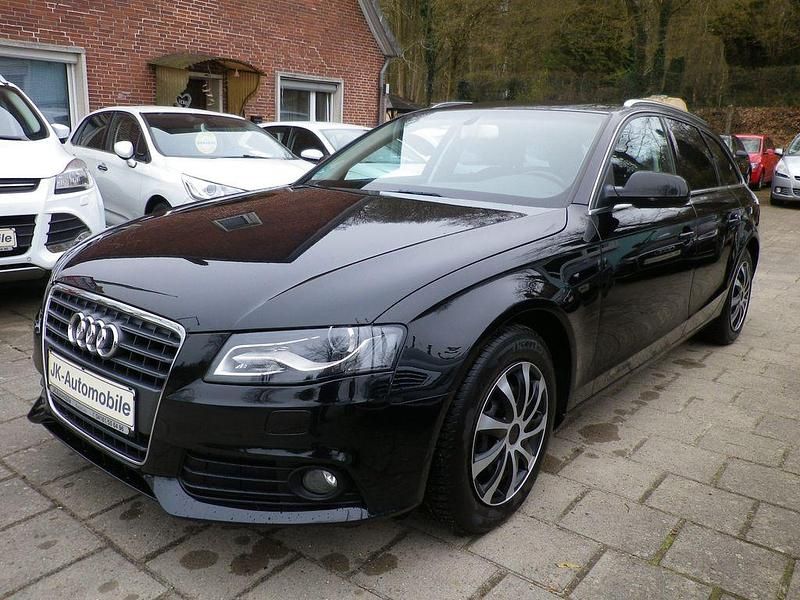Gebraucht Audi A4 Attraction 160 PS (117 kW) 2012 Schwarz Kombi