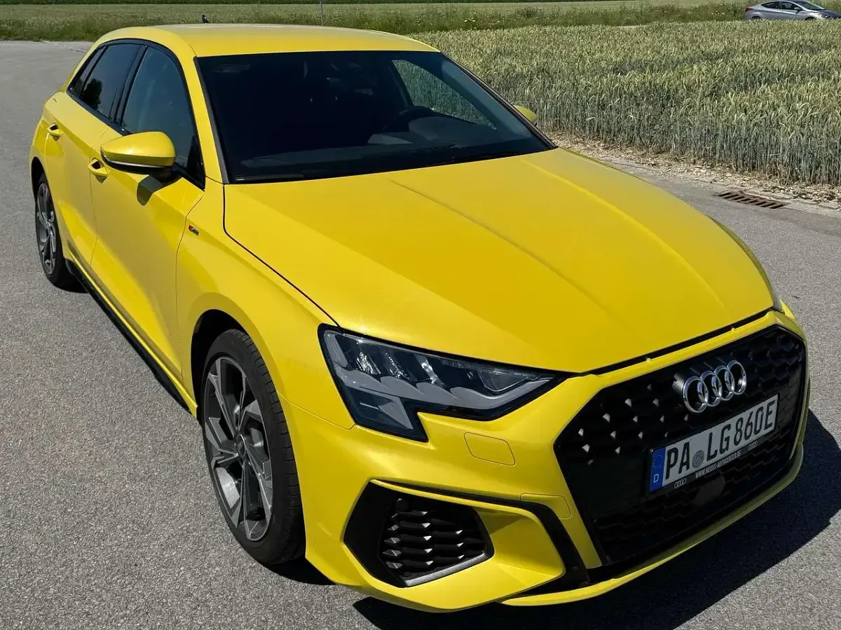 Gebraucht Audi A3 Design 204 PS (150 kW) 2021 Gelb Limousine
