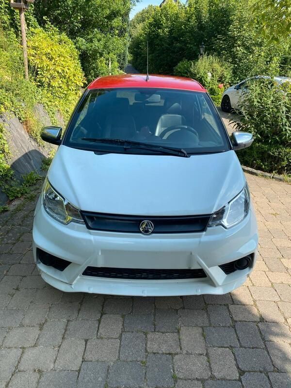 Weiß Gebraucht 2018 Aixam Microcar Kleinwagen | 7.250 € - Bild 1/4