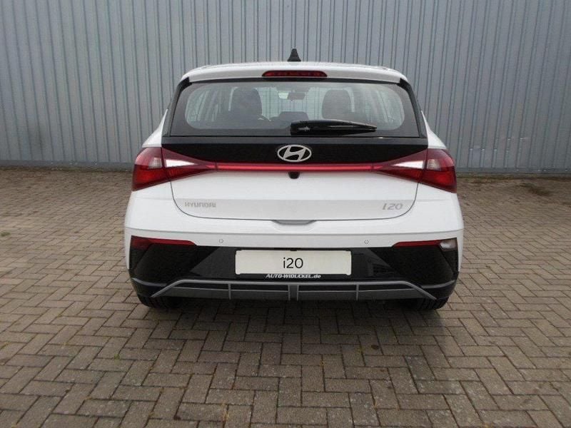 Neu Hyundai i20 Trend 101 PS (74 kW) 2025 Weiß Limousine