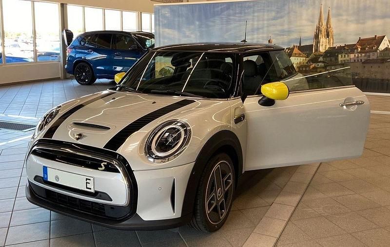 Silber Gebraucht 2022 Mini Cooper SE Kleinwagen | 19.400 € (Fairer Preis) - Bild 1/4