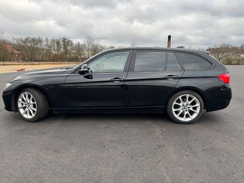 Gebraucht BMW 318 150 PS (110 kW) 2015 Schwarz Kombi
