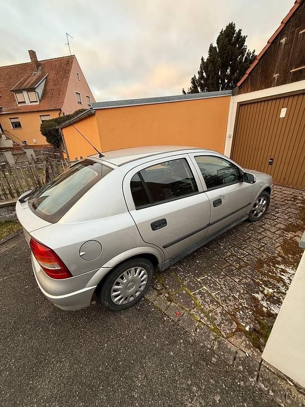 Gebraucht Opel Astra 2001 Silber Limousine