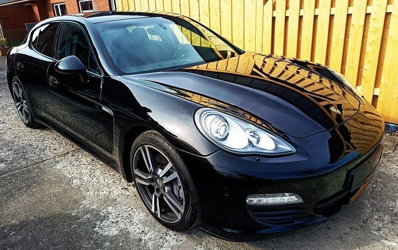 Gebraucht Porsche Panamera 299 PS (219 kW) 2011 Schwarz Kleinwagen