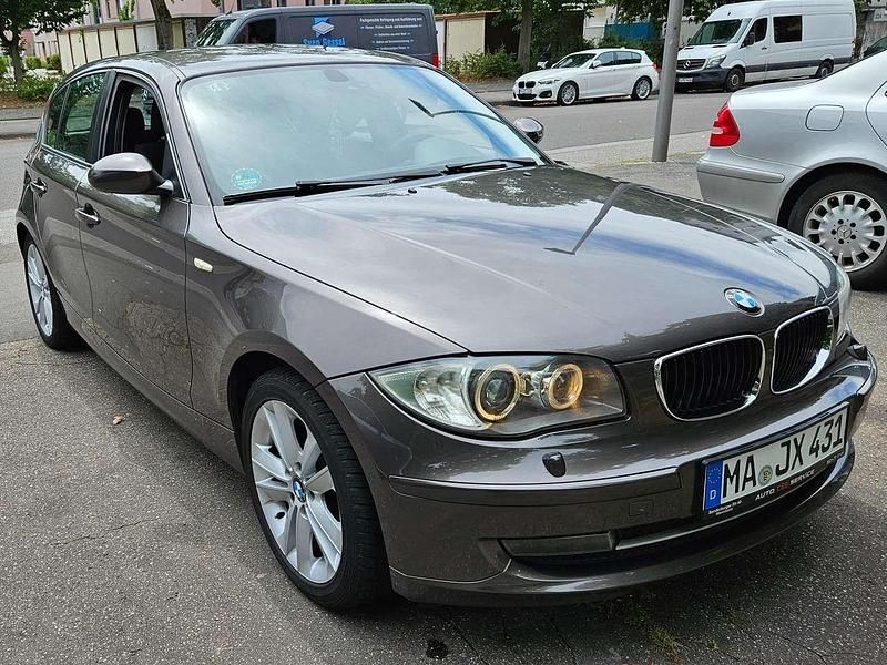 Gebraucht BMW 118 143 PS (105 kW) 2009 Grau Kleinwagen