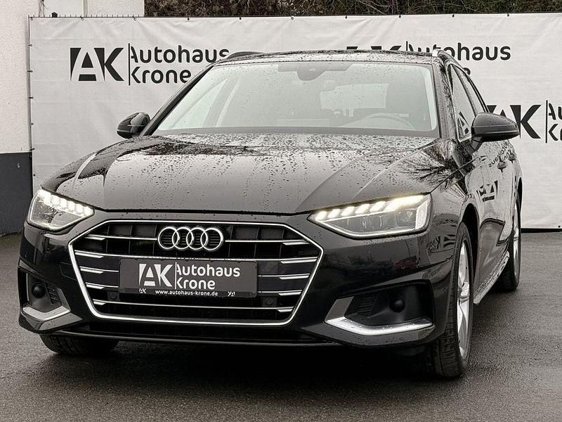 Gebraucht Audi A4 Advanced 163 PS (119 kW) 2023 Mythosschwarz metallic Kombi