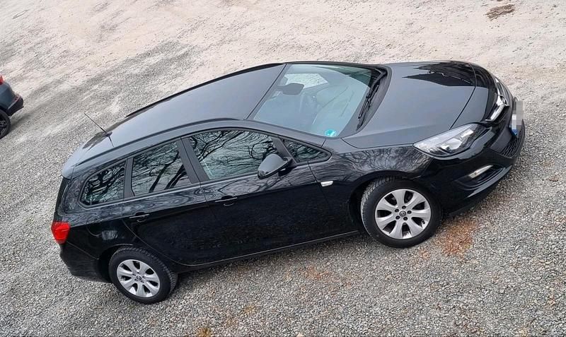Gebraucht Opel Astra 101 PS (74 kW) 2015 Schwarz Kombi