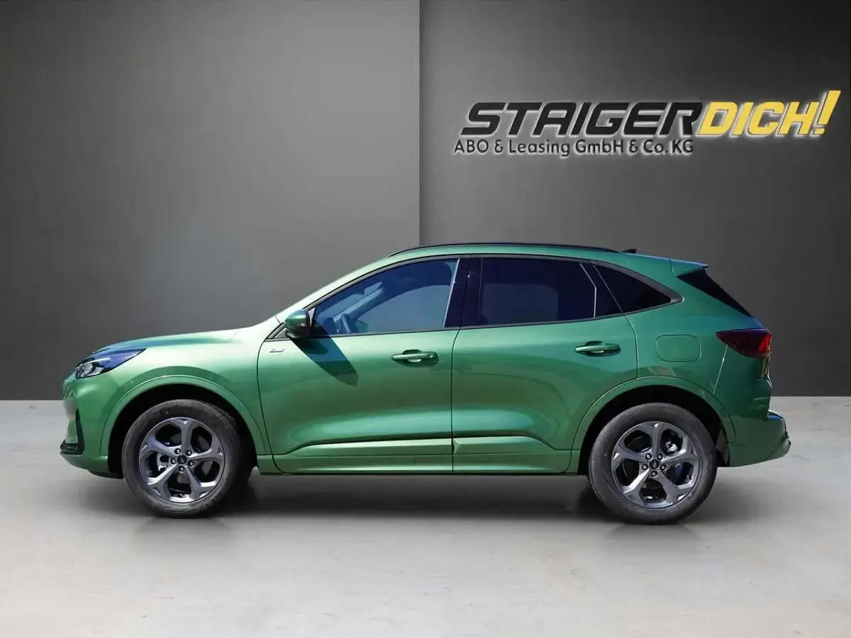 Neu Ford Kuga ST-Line 184 PS (135 kW) 2026 Bursting green SUV