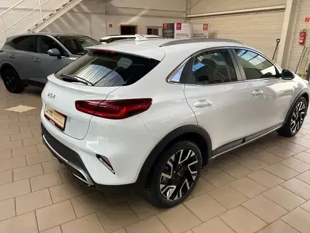Neu Kia XCeed Vision 136 PS (100 kW) 2025 Weiss SUV