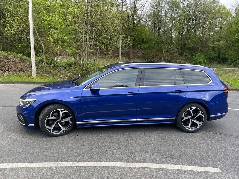 Gebraucht VW Passat R-line 200 PS (147 kW) 2020 Blau Kombi