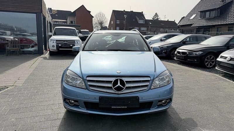 Gebraucht Mercedes C220 170 PS (125 kW) 2011 Blau Limousine