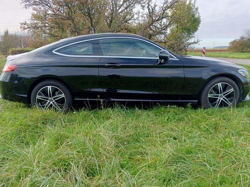 Gebraucht Mercedes C180 156 PS (114 kW) 2019 Schwarz Coupé