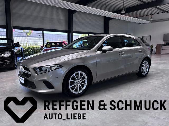 Silber metallic Gebraucht 2020 Mercedes A200 Business Limousine | 21.860 € (Etwas zu teuer) - Bild 1/4