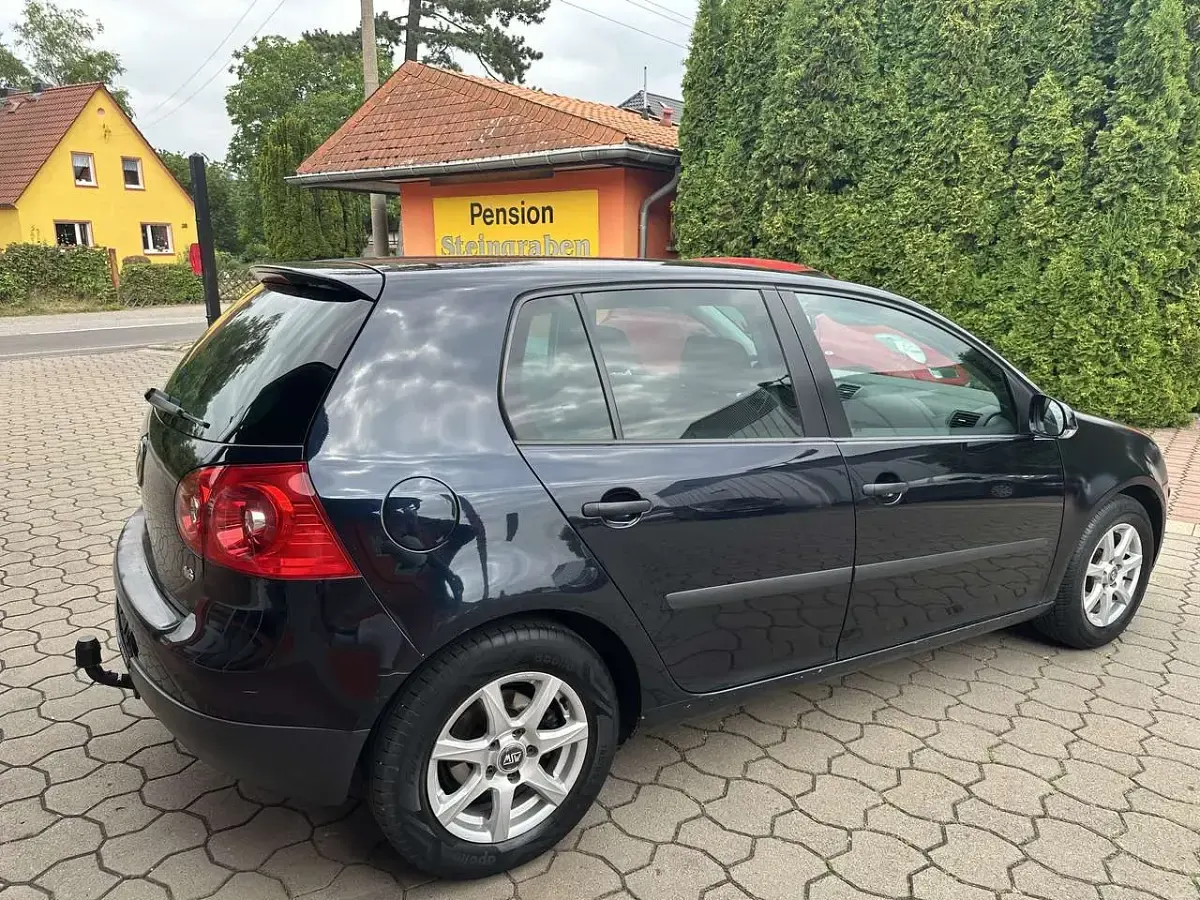 Gebraucht VW Golf IV Comfortline 102 PS (75 kW) 2004 Blau Kleinwagen