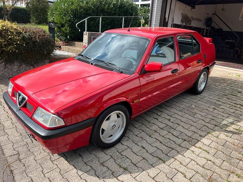 Rot Gebraucht 1991 Alfa Romeo 33 Limousine | 11.450 € - Bild 1/4