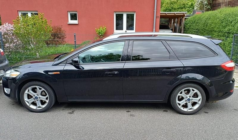 Schwarz Gebraucht 2010 Ford Mondeo Kombi | 2.990 € (Guter Preis) - Bild 1/4