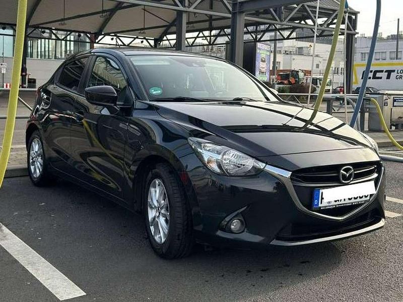 Gebraucht Mazda 2 Center-Line 105 PS (77 kW) 2015 Schwarz Limousine