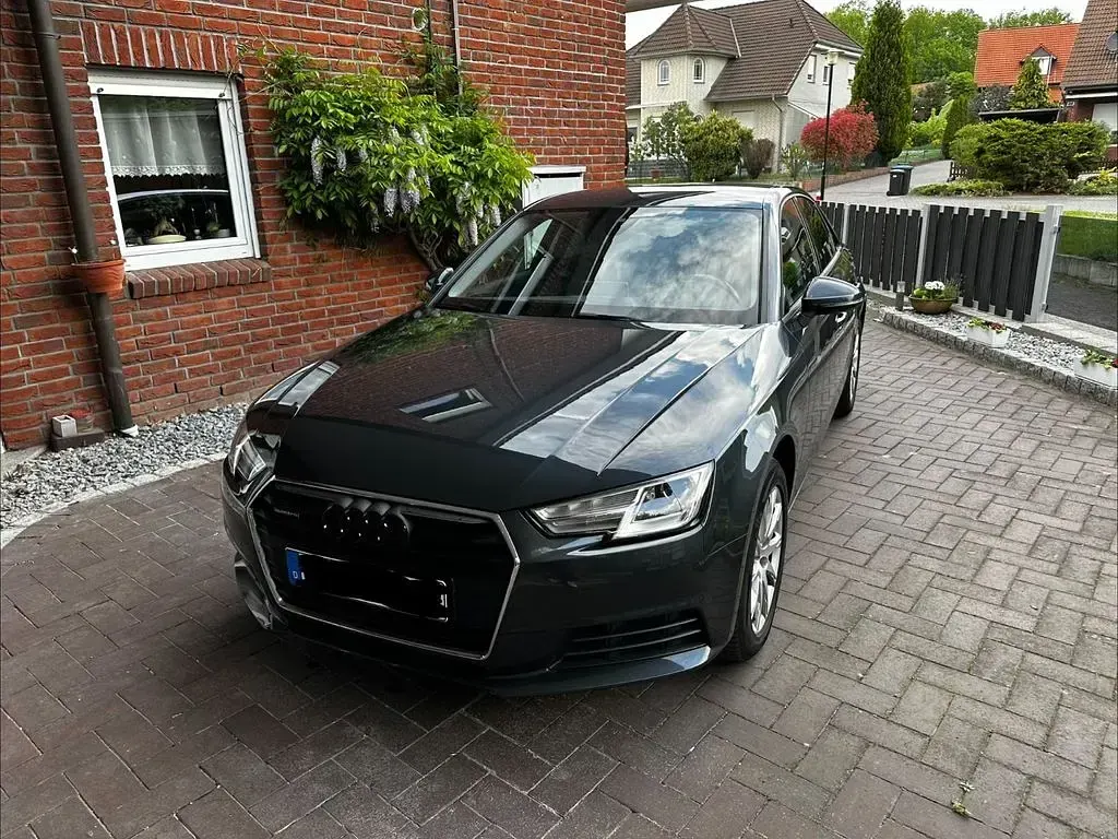 Brugt Audi A4 Ambiente 190 HK (139 kW) 2018 Grå Sedan
