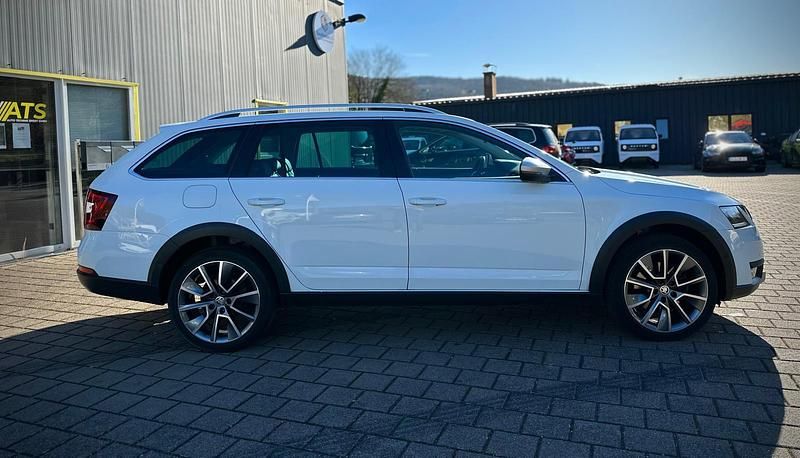 Gebraucht Skoda Octavia 184 PS (135 kW) 2019 Weiß Kombi