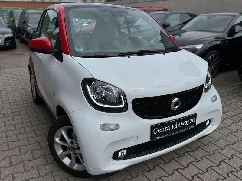 Weiß Gebraucht 2018 Smart ForTwo Coupé Basis Kleinwagen | 12.500 € (Fairer Preis) - Bild 1/4