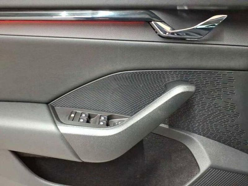 Gebraucht Skoda Octavia Ambition 150 PS (110 kW) 2022 Blackmagic perleffekt Kombi