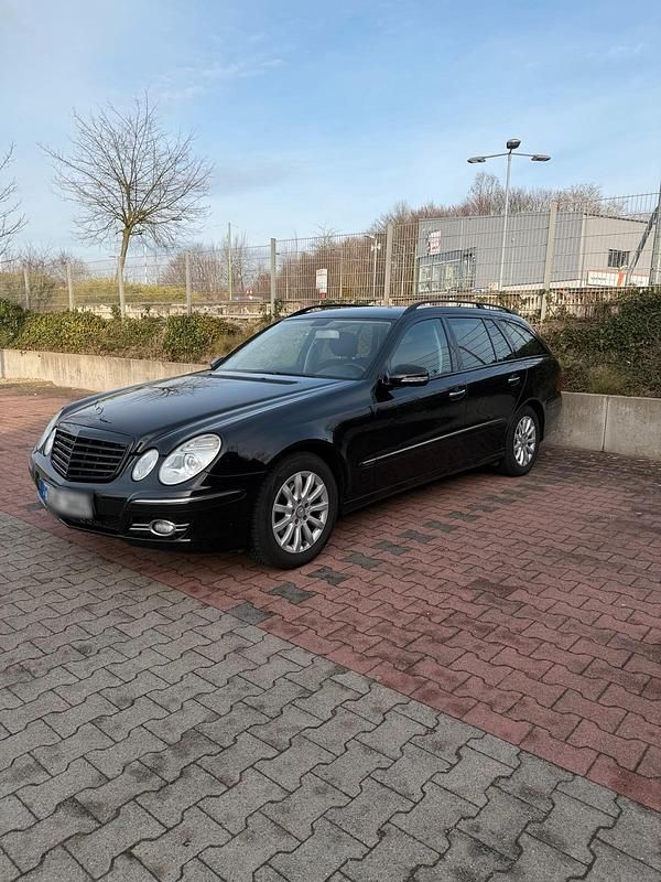 Gebraucht Mercedes E220 125 PS (91 kW) 2009 Schwarz Kombi