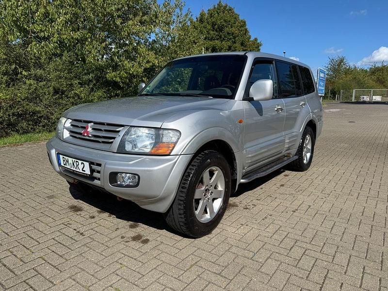 Silber Gebraucht 2002 Mitsubishi Pajero SUV | 7.390 € - Bild 1/4