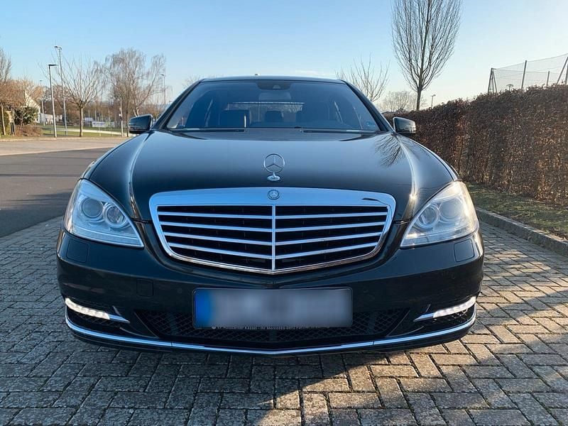 Gebraucht Mercedes S500 435 PS (319 kW) 2012 Schwarz Limousine