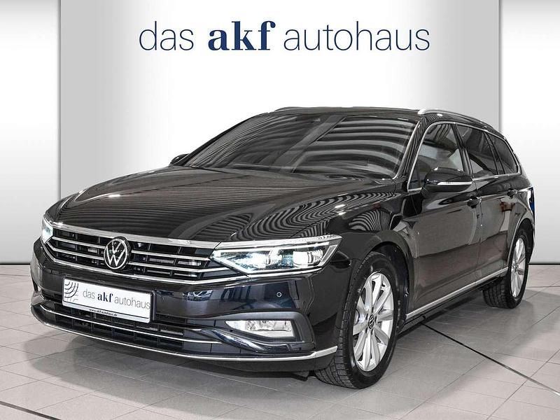 Deep black perleffekt Gebraucht 2023 VW Passat Elegance Kombi | 31.950 € (Teuer) - Bild 1/4