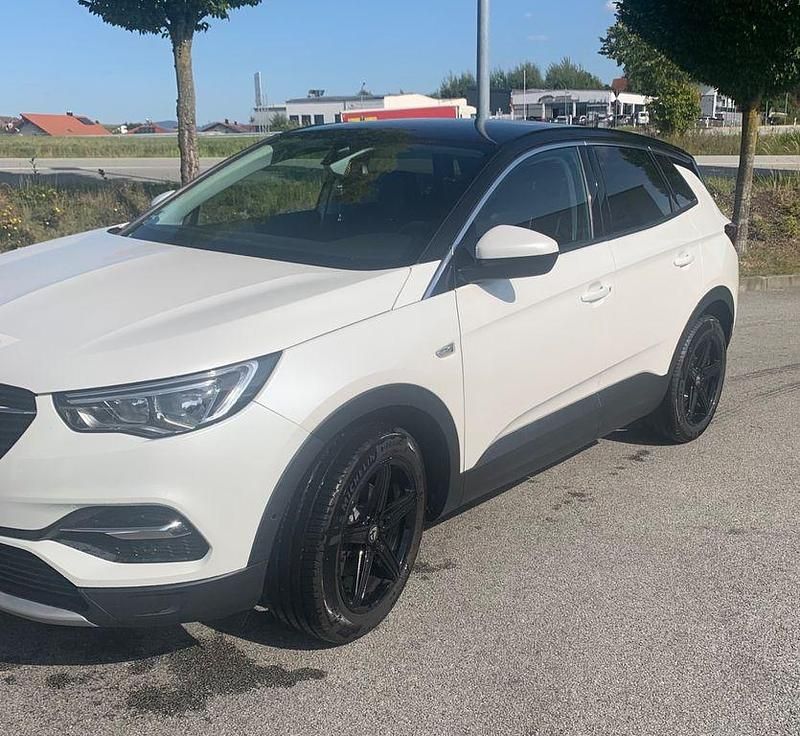 Weiß Gebraucht 2018 Opel Grandland X Dynamic SUV | 14.900 € (Fairer Preis) - Bild 1/4