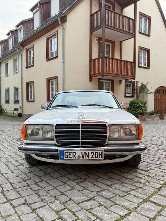 Gebraucht Mercedes 230 109 PS (80 kW) 1978 Weiß Coupé