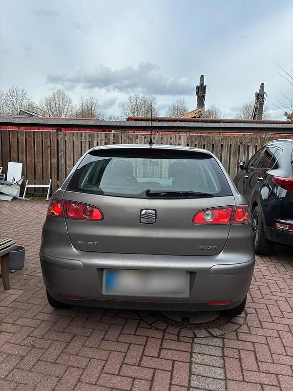 Gebraucht Seat Ibiza 64 PS (47 kW) 2004 Grau Kleinwagen
