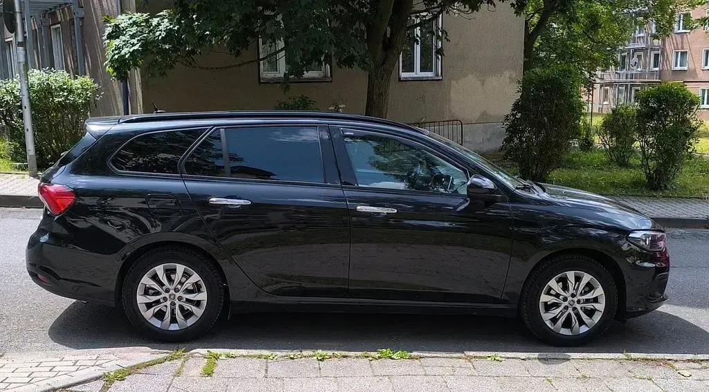 Gebraucht Fiat Tipo Lounge 110 PS (80 kW) 2017 Schwarz Limousine